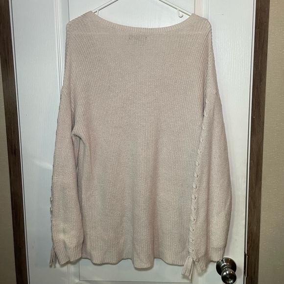 American Eagle Outfitters Cream Sweater With Lace Up Detail Down Sleeves Size Lg - Picture 6 of 6